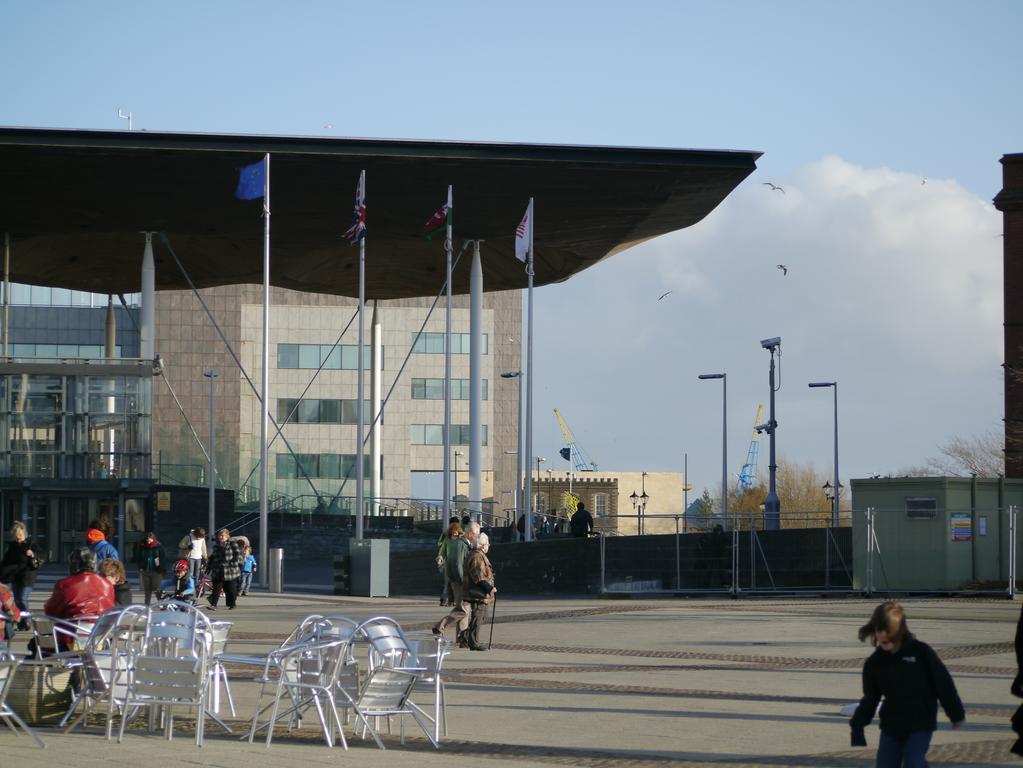 Riverbank Penthouse And Apartments Cardiff Exterior photo