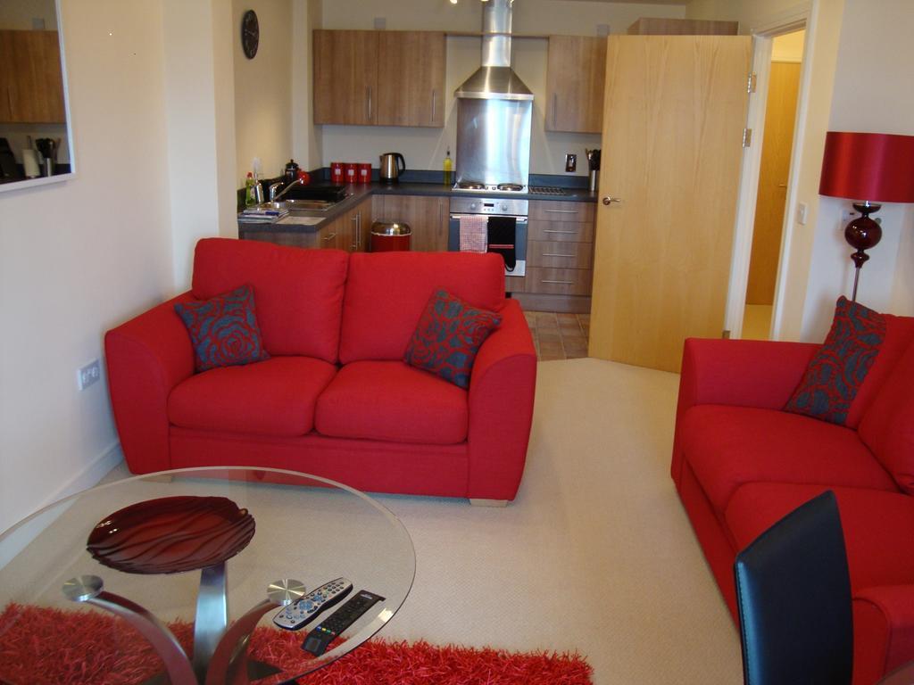 Riverbank Penthouse And Apartments Cardiff Room photo