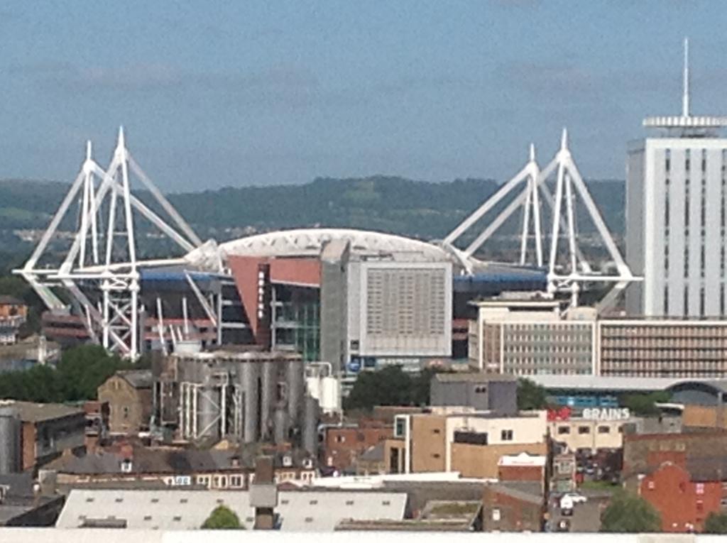 Riverbank Penthouse And Apartments Cardiff Room photo